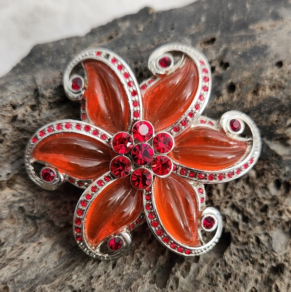 Vintage Flower Pendant with Crystals - Picture 5 of 5